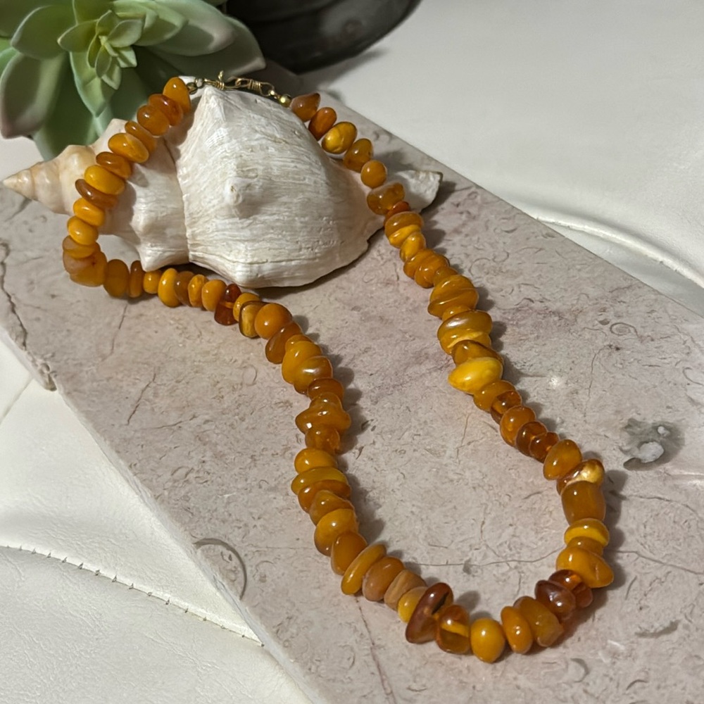 Gorgeous 18 Inch Butterscotch Amber Beaded Necklace with Gold Hook Closure-EUC
